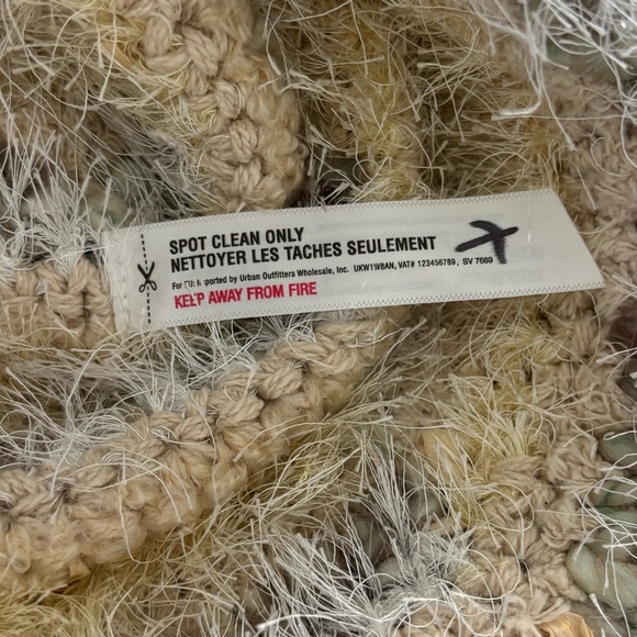 Urban Outfitters Multi Fuzzy Crochet Bucket Hat Beige NWOT OS - Picture 7 of 7